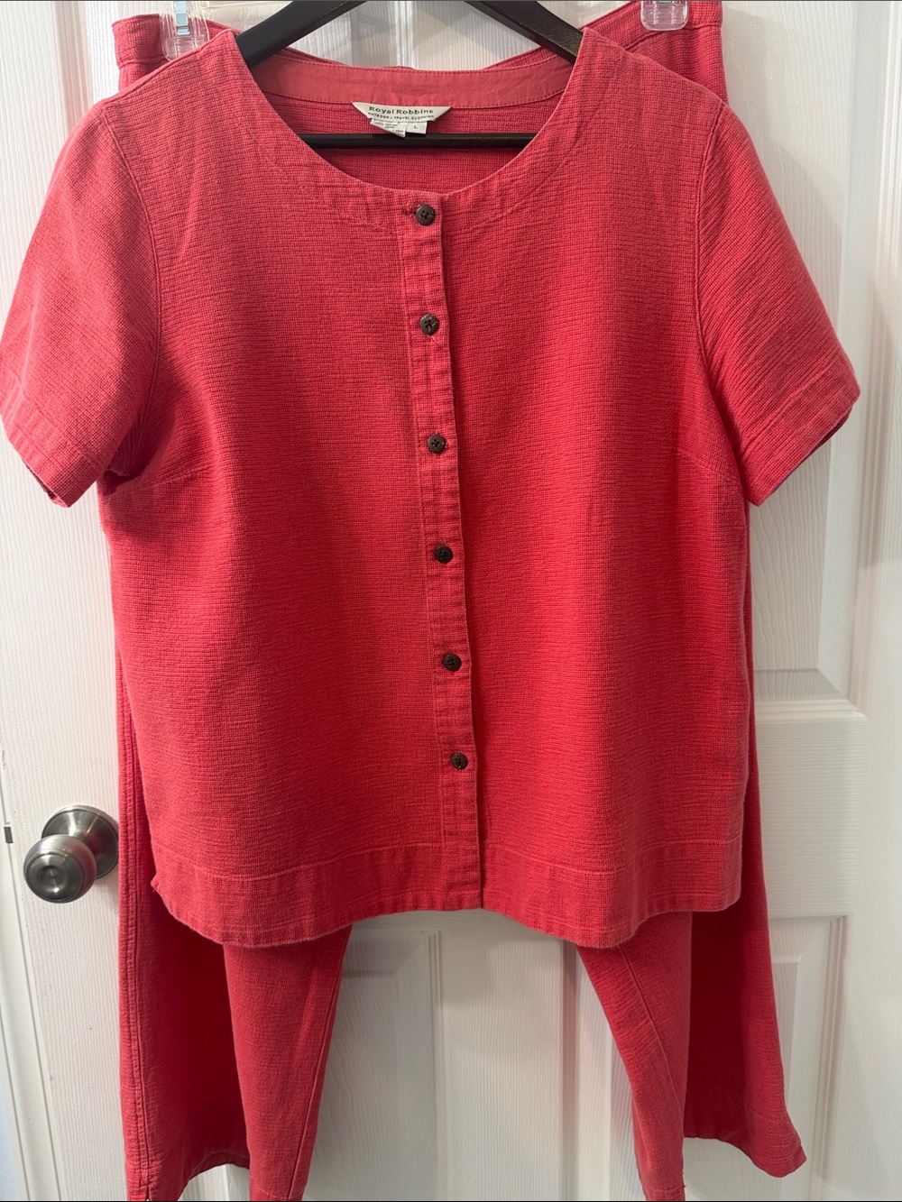 Royal ROBBINS RED Button-Front Short Sleeve Top and Pantd Size L.